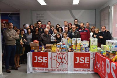 Recogida de más de media tonelada de alimentos para la Asociación Aurelio de León y Cruz Roja