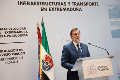 Rajoy apuesta por Extremadura: 1.500 millones para el tren y apoyo a la plataforma de Badajoz