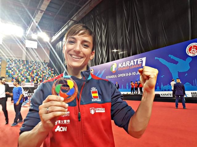 Sandra Sánchez con la medalla de bronce