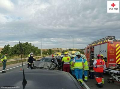 Dos heridos graves en una colisión frontal en Seseña