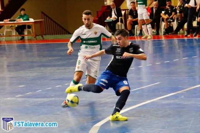 Una jugada del partido disputado hace unas horas en Elche.