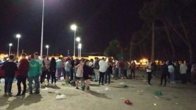 COVID-19 | Indignación en Tomelloso: unos 500 jóvenes celebran un macrobotellón