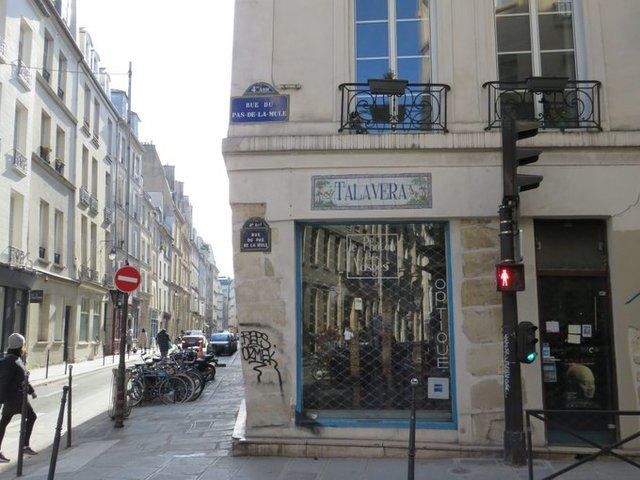 FOTOS | Talavera y cerámica... en una calle de París