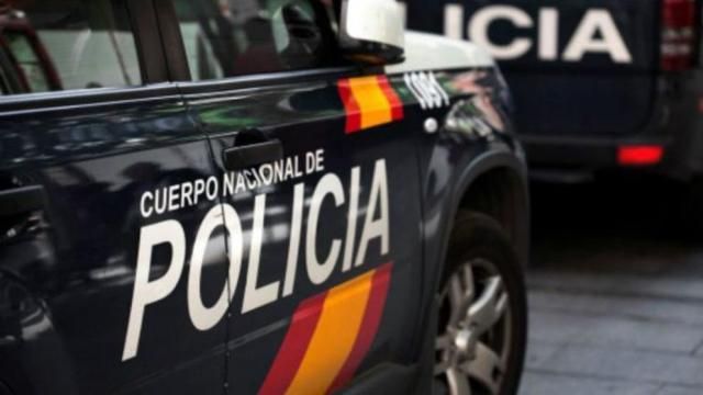 Detenido por pedir a dos personas que robaran y agredieran a una de sus clientas