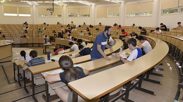 El 95,04 % de los estudiantes aprueba la EvAU en Castilla-La Mancha