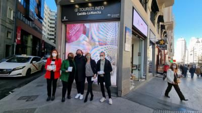 Talavera promociona su cerámica en plena Gran Vía de Madrid