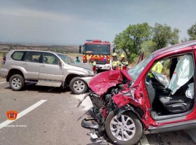 Dos heridos en un choque frontal en Belvís de la Jara