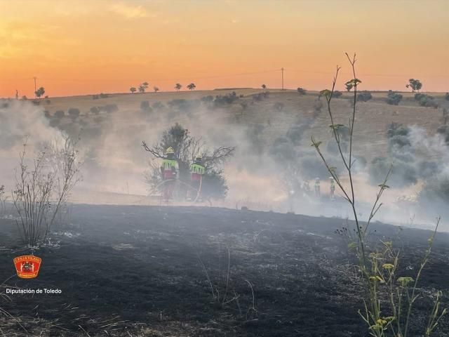 Extinguido el fuego declarado en La Puebla de Montalbán