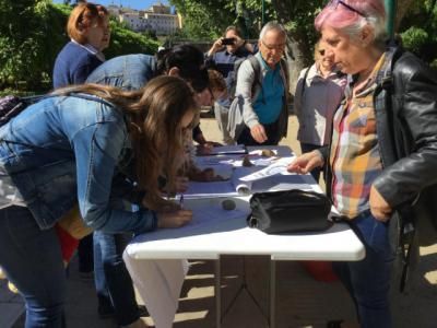 Recogen firmas para derogar la reforma de las pensiones llevada a cabo por el PP en 2013