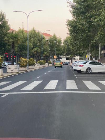 El Ayuntamiento continúa con las labores de pintura de las marcas viales