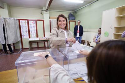 Tita García afronta la jornada electoral "con ilusión y con muchas ganas"