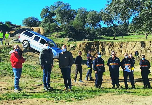 Voluntarios de Protección Civil se forman en conducción de todoterrenos