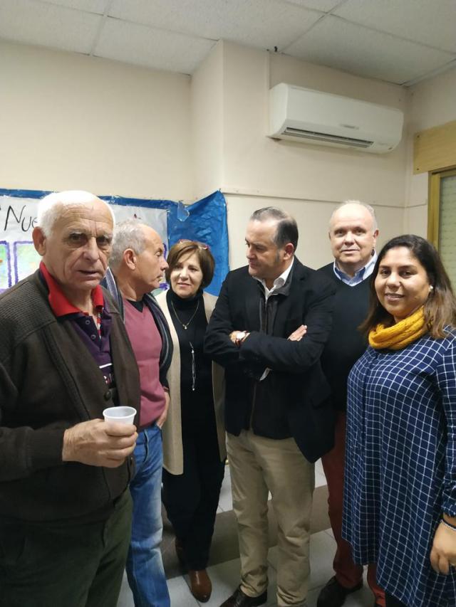 Gregorio participa en el Vino de Navidad del PP de Navalcán