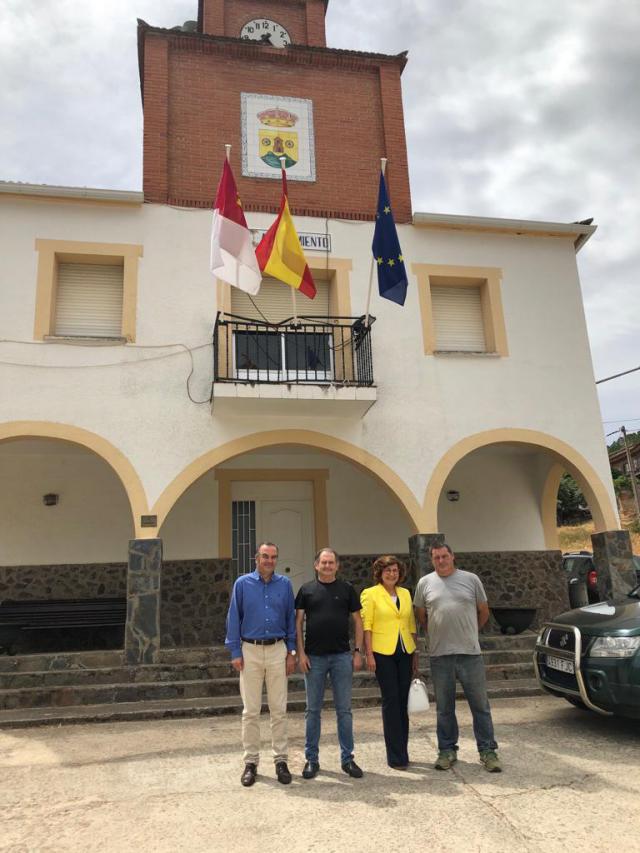 Los dirigentes del PP en Puerto de San Vicente.