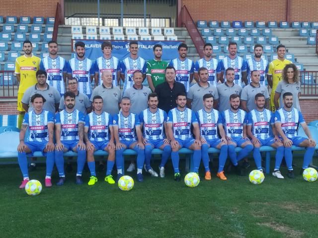 El CF Talavera presentó su plantilla y las nuevas equipaciones