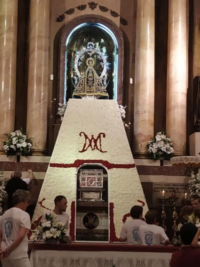 La Virgen del Prado ya tiene su manto de flores