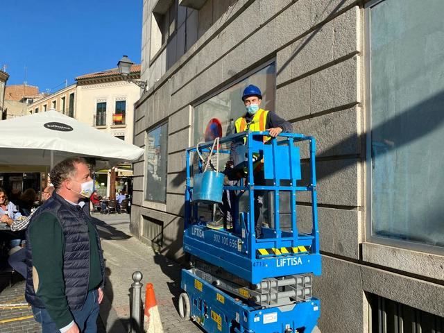 El concejal de Planificación Urbanística, José Antonio Carrillo, durante su visita a  las futuras instalaciones de Mercadona en el casco antiguo