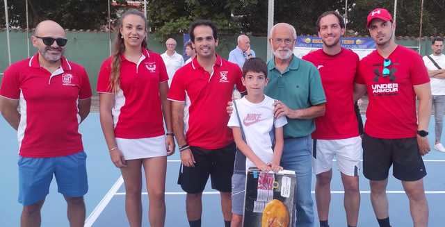 Fiesta, trofeos y tradicional sorteo de jamón: Así se despiden las escuelas de tenis en Talavera