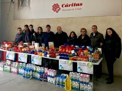 NNGG Toledo Ciudad entrega a Cáritas 2.200 kilos de alimentos y juguetes