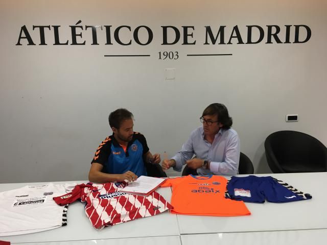 El C.F. Elite Talavera y el Atlético de Madrid firman un convenio