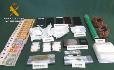 SUCESOS | Detenidos con 2.000 dosis de coca&#237;na, marihuana, anfetaminas...