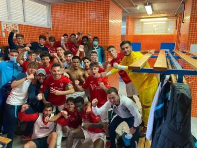 FÚTBOL | Gran debut del juvenil blanquiazul