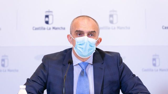 El director general de Salud Pública, Juan Camacho, en rueda de prensa. - JCCM