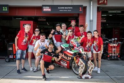 Álvaro Bautista, a un paso de superar un récord histórico en el Mundial de Superbike