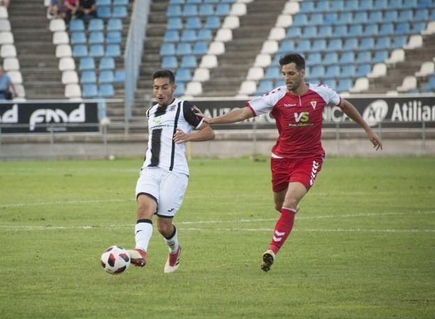 El jugador con la camiseta del CD Badajoz