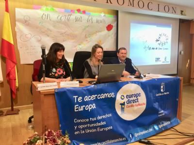 La Junta acerca “el arte de crear Europa” a las aulas de la región