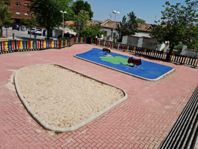 El Ayuntamiento mejora cuatro parques infantiles