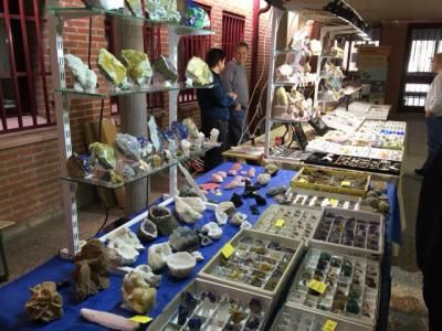 El IES Puerta de Cuartos organiza el V Mercadillo de Minerales