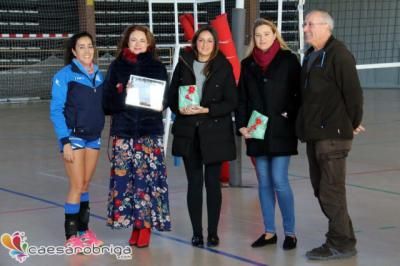 El Club Voleibol 'Ciudad de la Cerámica' cumple 25 años y homenajea al colegio Juan Ramón Jiménez