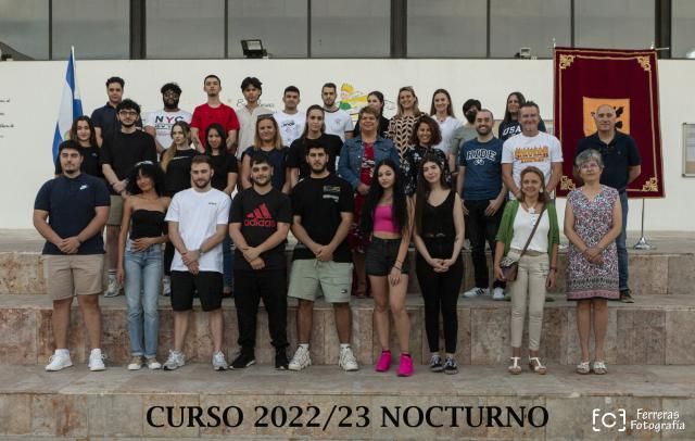 24 alumnos se gradúan en el Bachillerato Nocturno de Talavera