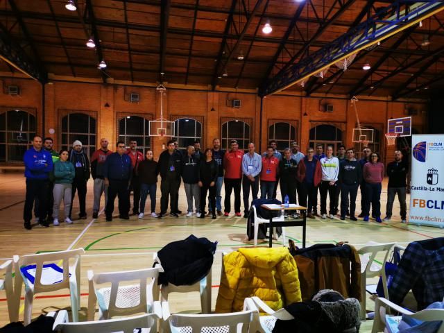 La Junta destaca la importancia de la formación de entrenadores en el I Seminario de Minibasket