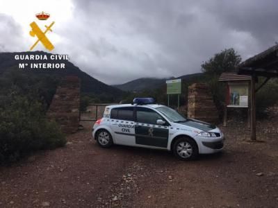 La Guardia Civil auxilia una senderista herida en Los Navalucillos