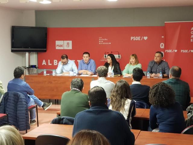 La Ejecutiva Federal de Albacete en su reunión.