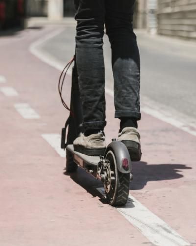 Patinetes el&#233;ctricos: el transporte de moda