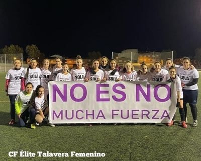 El equipo femenino CF Élite Talavera muestra su apoyo a la víctima de la agresión sexual