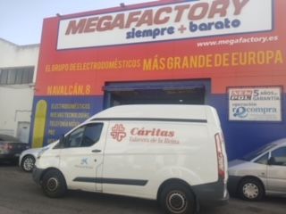 Megafactoy entrega 800 kilos de alimentos a Cáritas Talavera