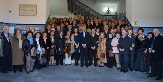 Imagen de las 35 parejas homenajeadas en 2016