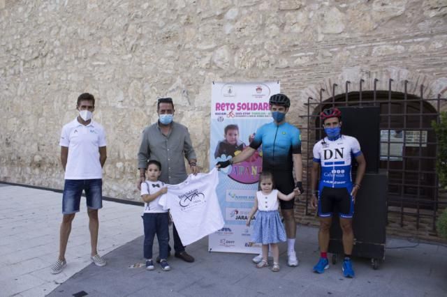 CICLISMO | Adolfo Sánchez cumple su 'reto solidario 400 km non stop Torrijos-Aspe'