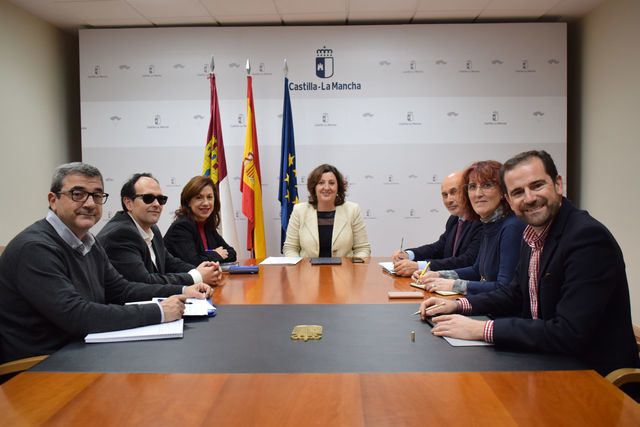 Patricia Franco ha recibido en la Consejería a la presidenta de CERMI y miembros de su directiva.