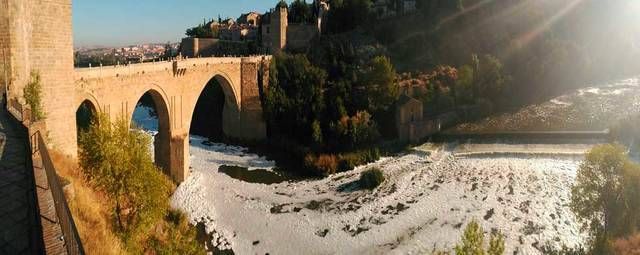 Comparaciones odiosas: éste es el estado del Tajo a su paso por Toledo