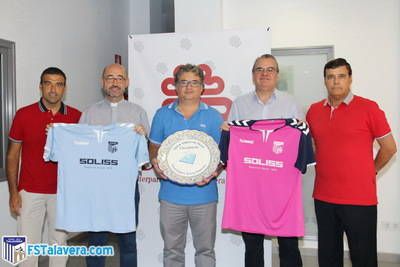 El Soliss FS Talavera presentó en cáritas su V Trofeo 'Virgen del Prado'