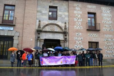 Minuto de silencio en Talavera contra la violencia de genero