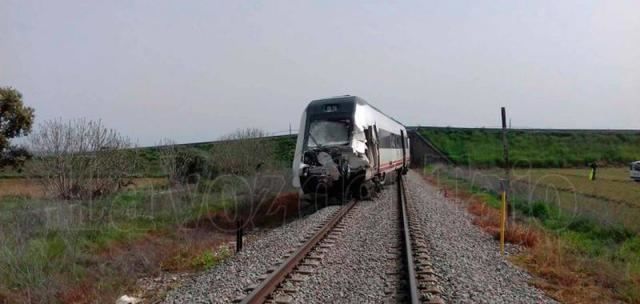 RENFE estima para este miércoles el restablecimiento de la línea siniestrada