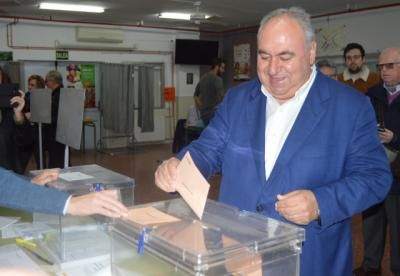 Tirado ejerce su derecho a votar en Toledo