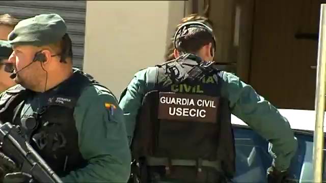 La Guardia Civil de patrulla por la localidad