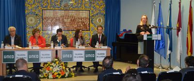 Sesenta alumnos del Centro UNED Talavera reciben la banda de graduación